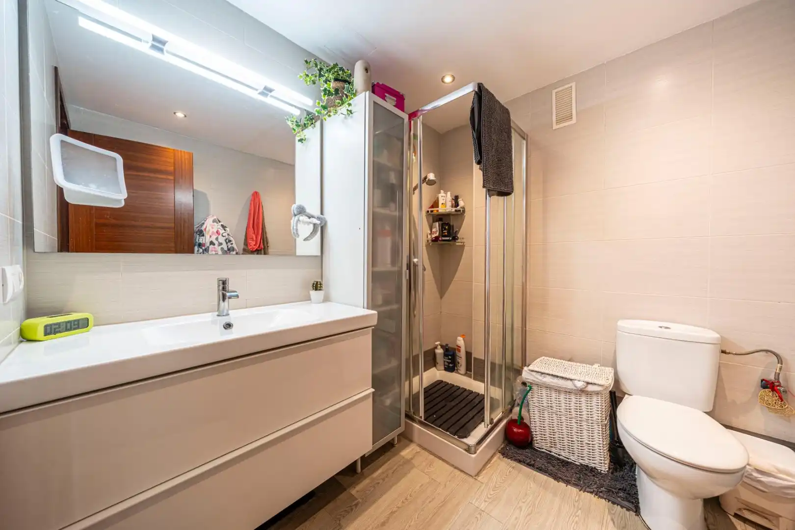 Bathroom of Flat for sale in Porreres  with Private garden, Terrace and Storage room