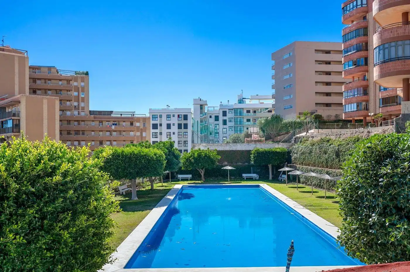 Piscina de Apartament en venda en Elche / Elx amb Aire condicionat, Calefacció i Terrassa