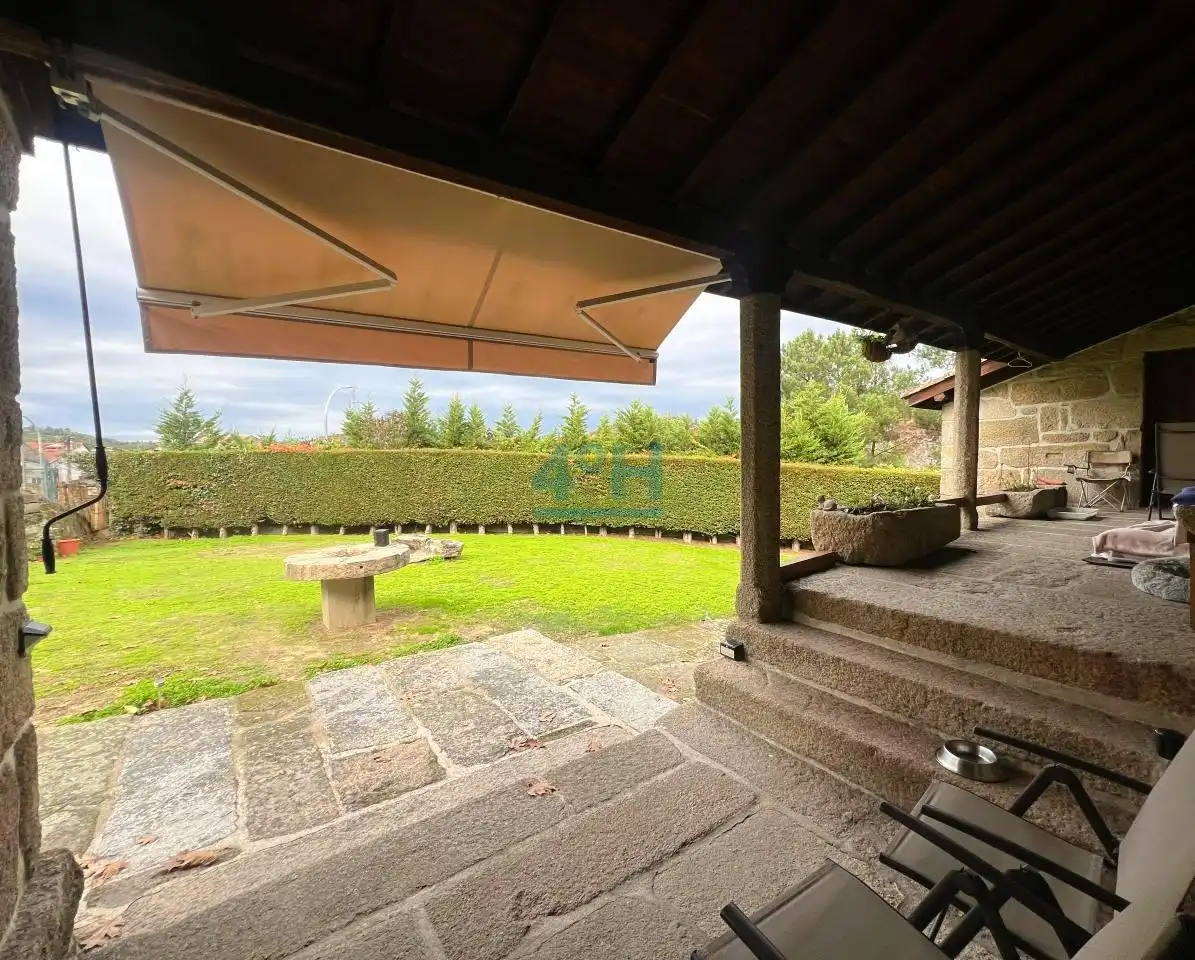 Country house with garden for sale in San Cibrao das Viñas, imagen 12