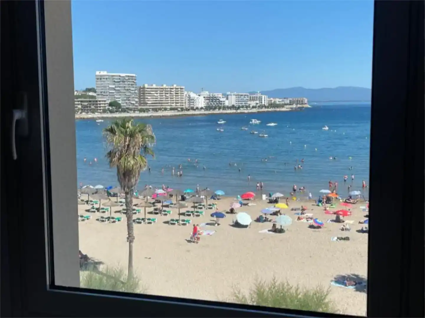 Vista exterior de Apartament en venda en L'Escala amb Aire condicionat i Balcó