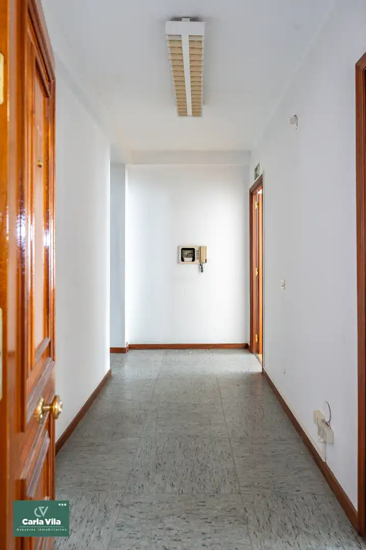 Piso en venta en Lugo con Calefacción, Terraza y Trastero