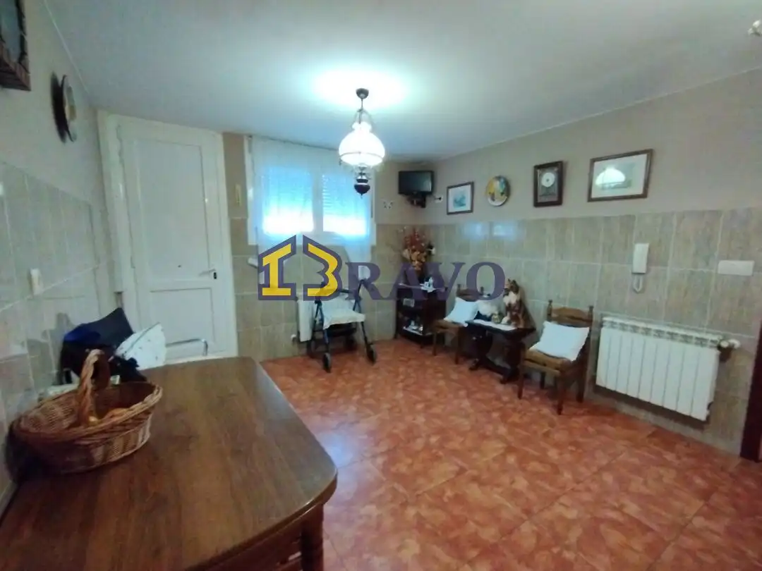 Casa adosada en venta en Medina de Pomar con Calefacción, Jardín privado y Terraza