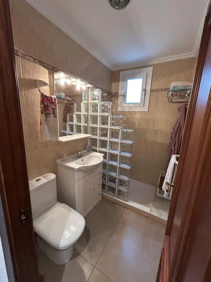 Bathroom of Houses for sale in L'Alqueria de la Comtessa  with Air Conditioner, Terrace and Furnished