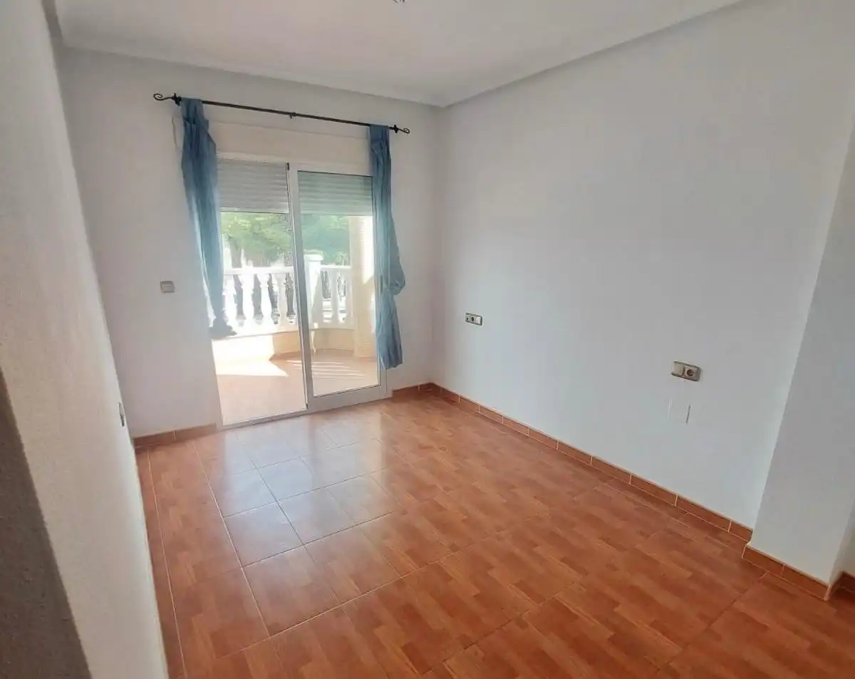Dúplex en venta en Bigastro con Calefacción, Jardín privado y Terraza
