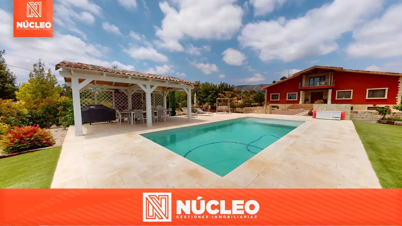 Piscina de Casa o chalet en venta en Monóvar  / Monòver con Aire acondicionado, Calefacción y Jardín privado