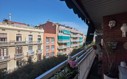 Exterior view of Flat for sale in  Barcelona Capital  with Air Conditioner, Heating and Balcony