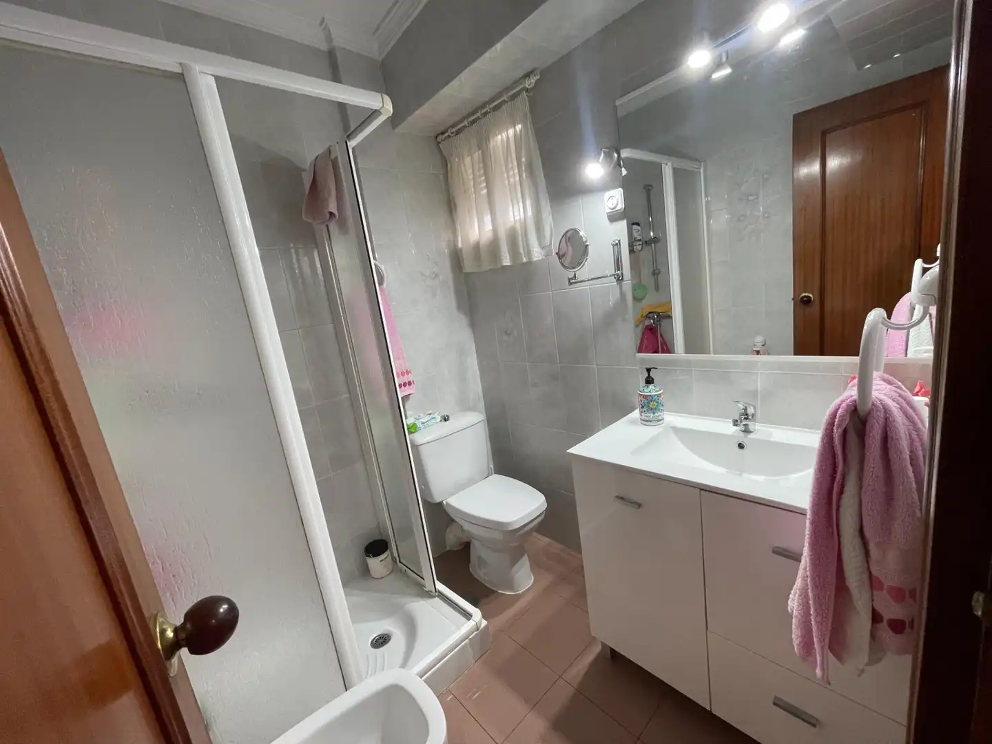 Baño de Piso en venta en Camas con Aire acondicionado, Terraza y Amueblado