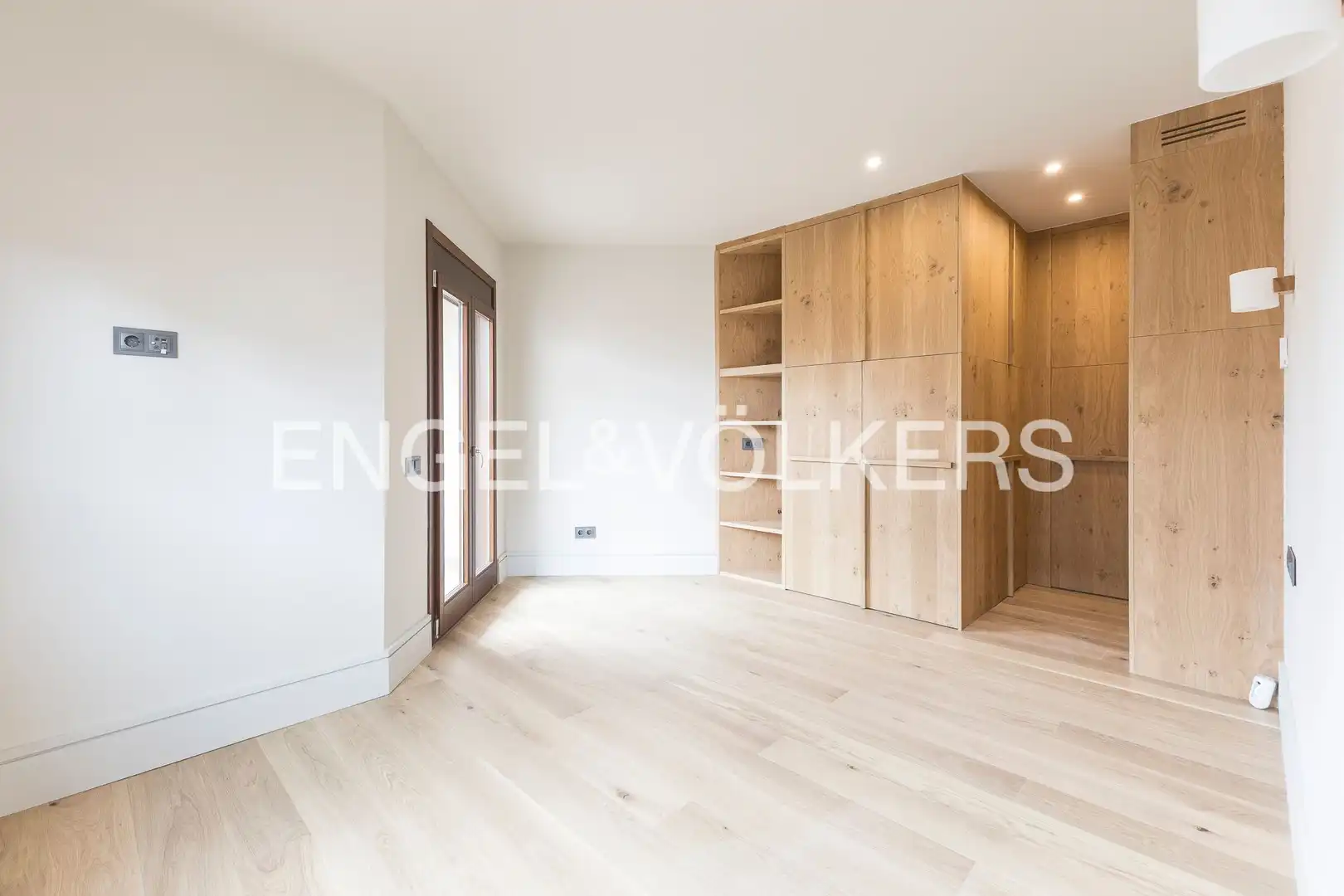 Sala d'estar de Pis en venda en Barcelona amb Aire condicionat, Calefacció i Parquet