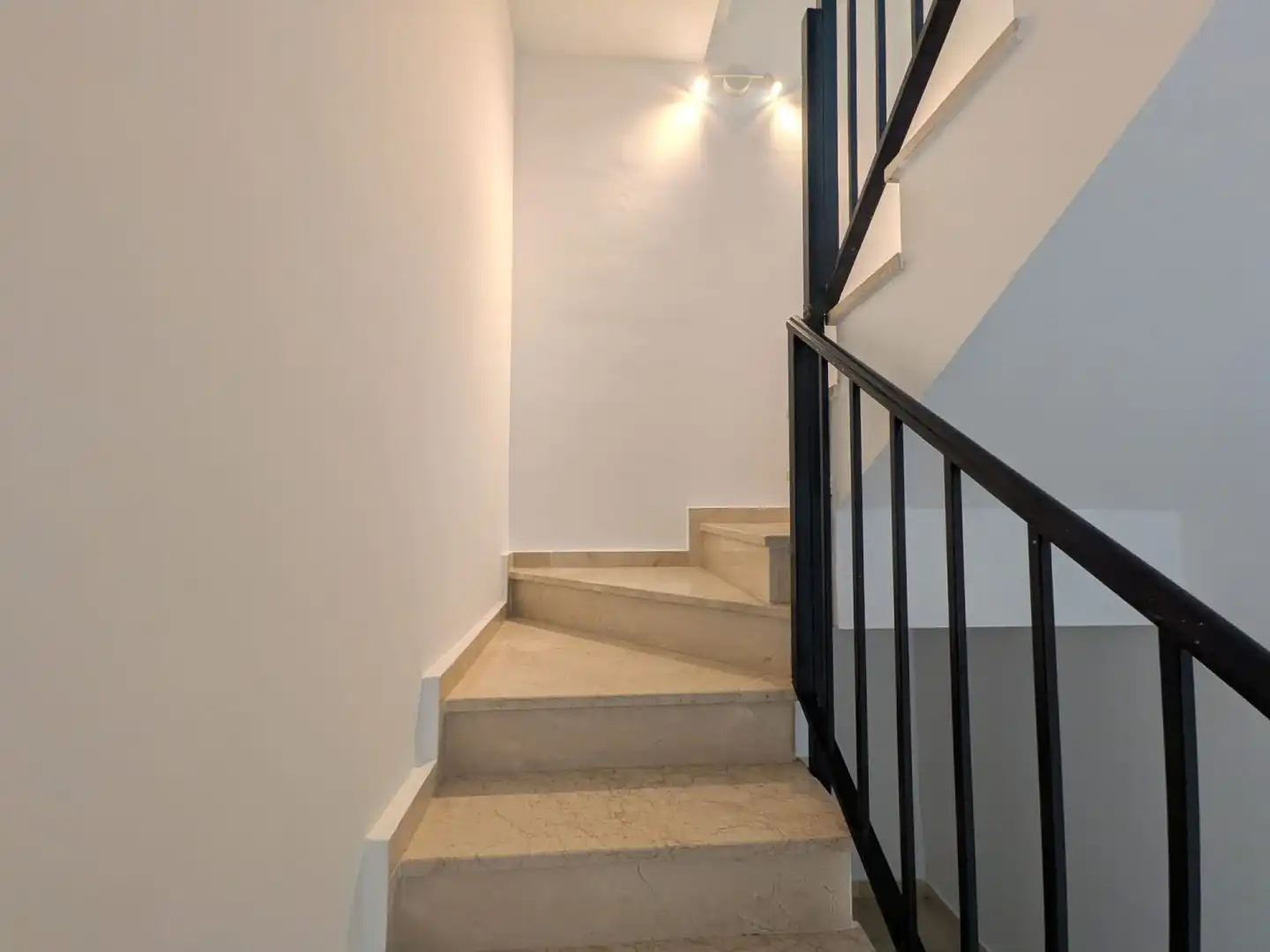 Casa adosada en venta en Aznalcázar con Aire acondicionado y Terraza