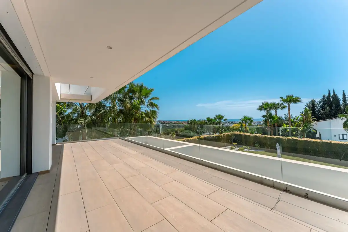 Terrassa de Casa o xalet de lloguer en Estepona amb Jardí privat, Piscina i Alarma
