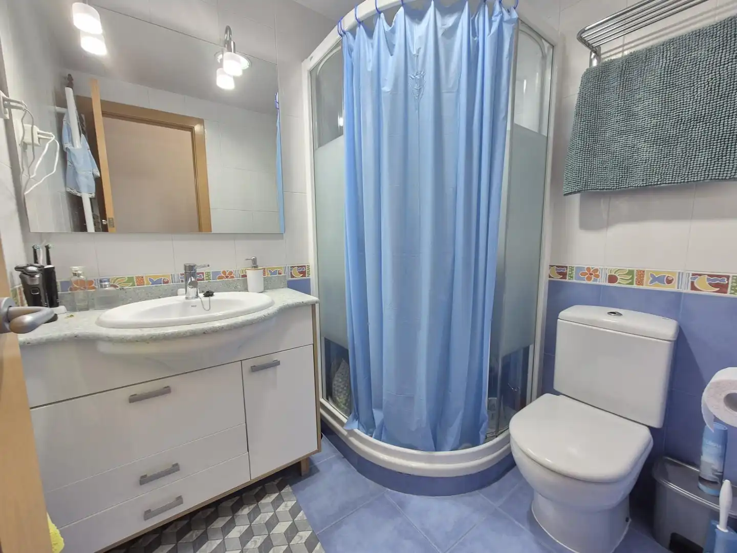 Badezimmer von Erdgeschoss zum Verkauf in El Vendrell mit Klimaanlage, Heizung und Terrasse