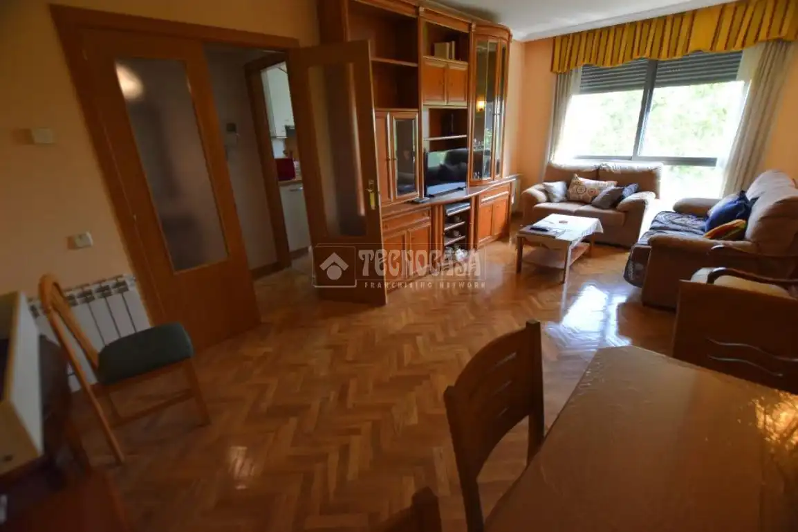 Living room of Flat for sale in Getafe  with Air Conditioner, Heating and Parquet flooring