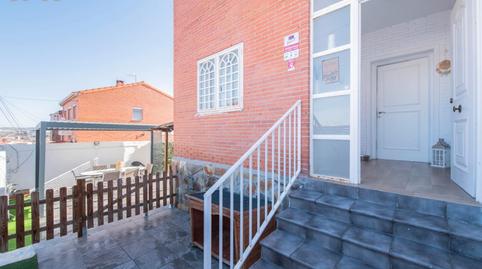 Foto 2 de Casa adosada en venda a Calle Sierra de Albarracín, Yeles, Toledo