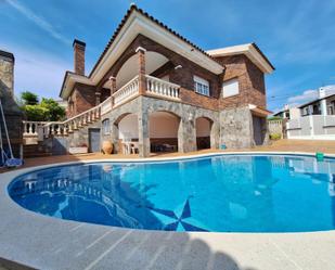 Piscina de Casa o xalet en venda en El Vendrell amb Calefacció