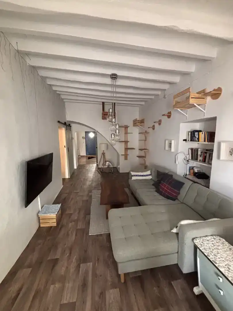 Sala d'estar de Casa adosada en venda en Sayalonga amb Aire condicionat