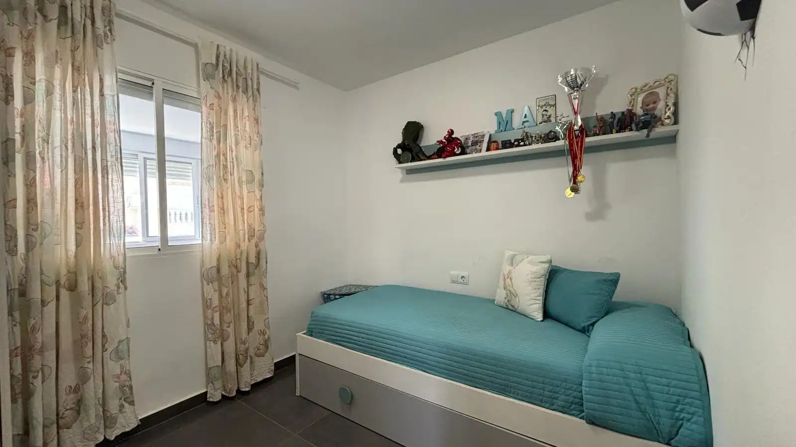 Habitación de Casa adosada en venta en Cartagena con Aire acondicionado, Terraza y Amueblado