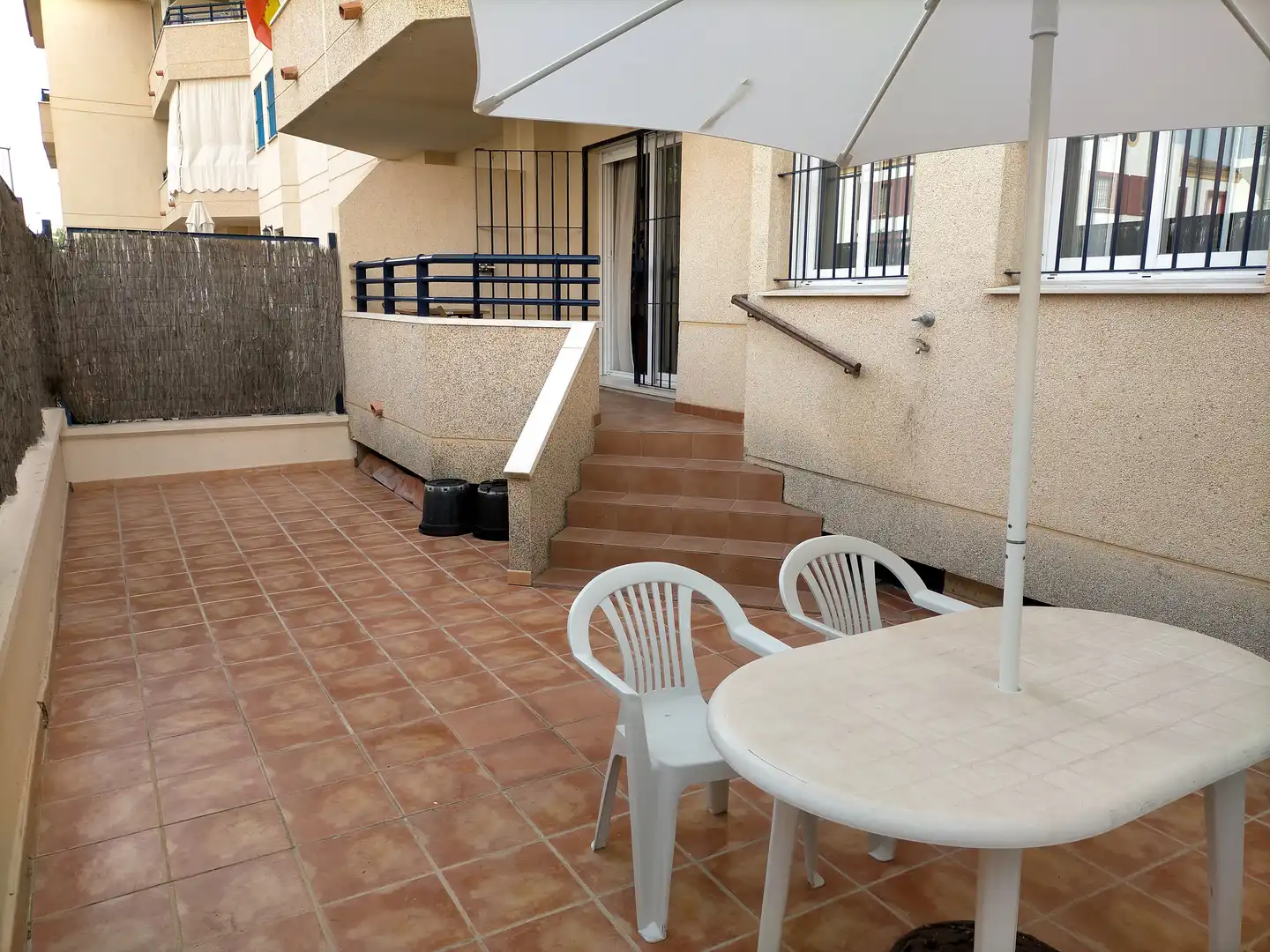 Flat for rent in Calle Rosa de los Vientos, El Pino - Bajo de Guía