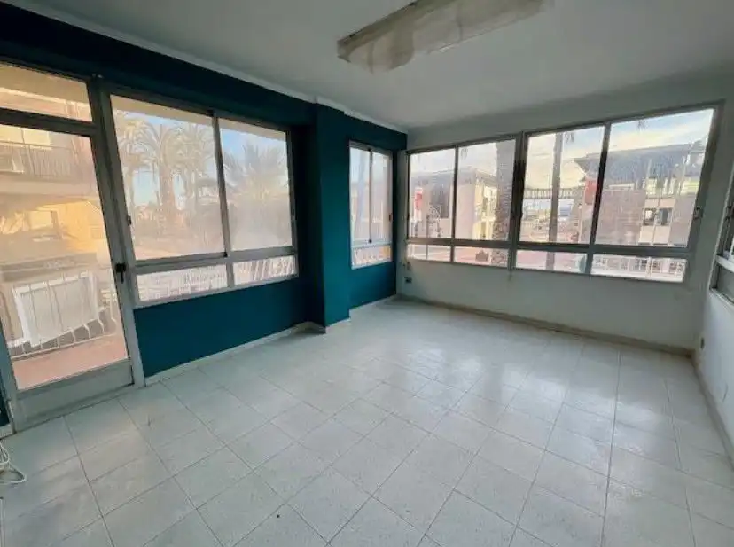 Habitación de Piso en venta en Castellón de la Plana / Castelló de la Plana con Terraza