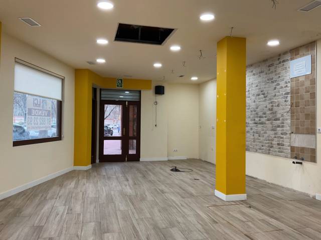 Local comercial en Venta en Val