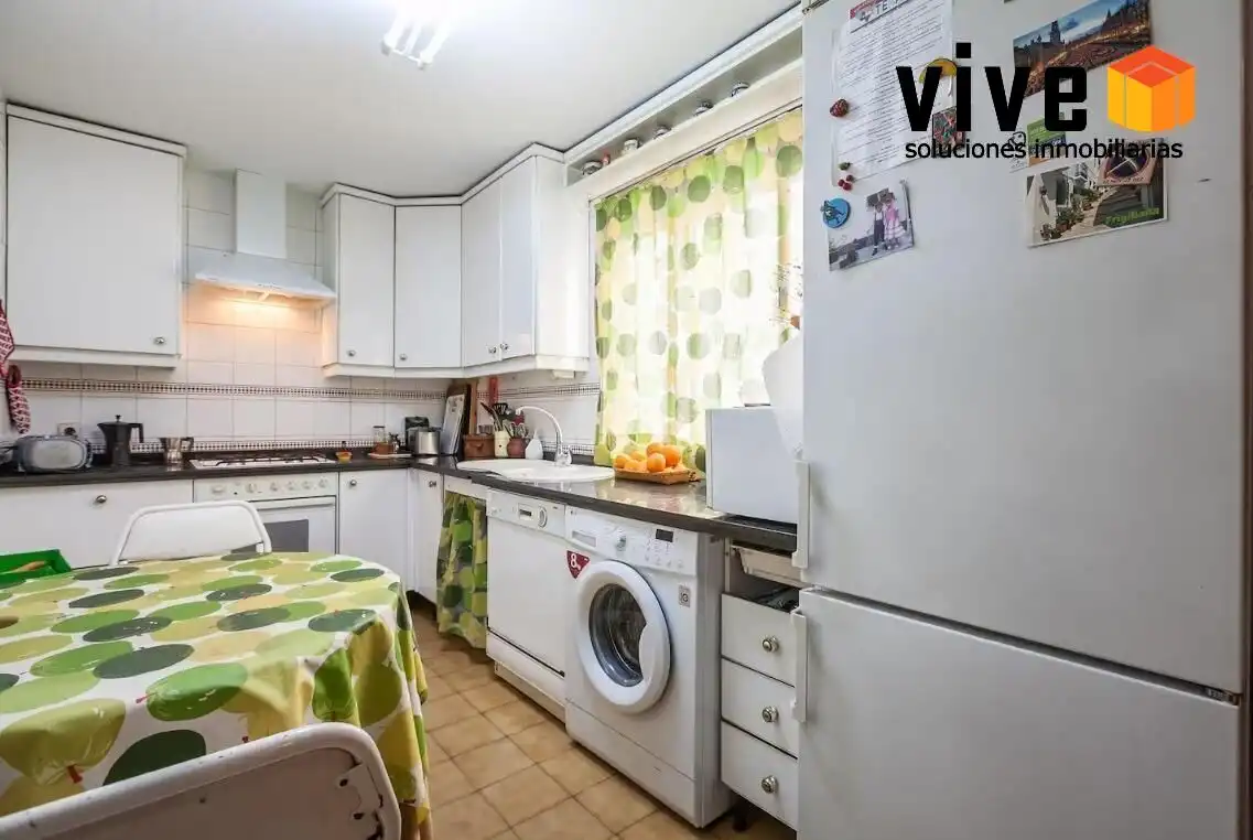 Kitchen of Flat for sale in Sevilla  with Air Conditioner and Terrace