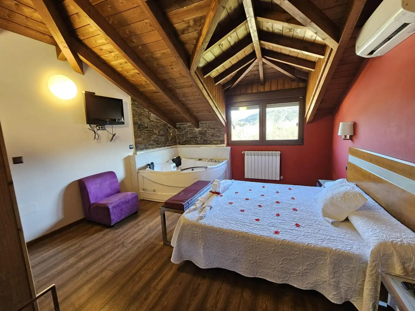 Bedroom of Buildings for sale in Sobrado (León)