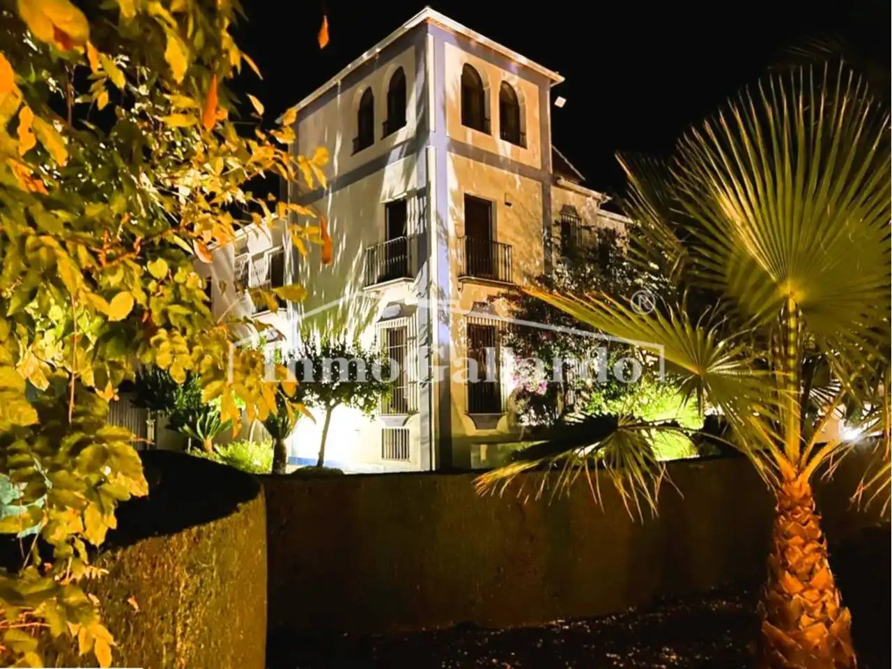 Exterior view of Buildings for sale in Lucena