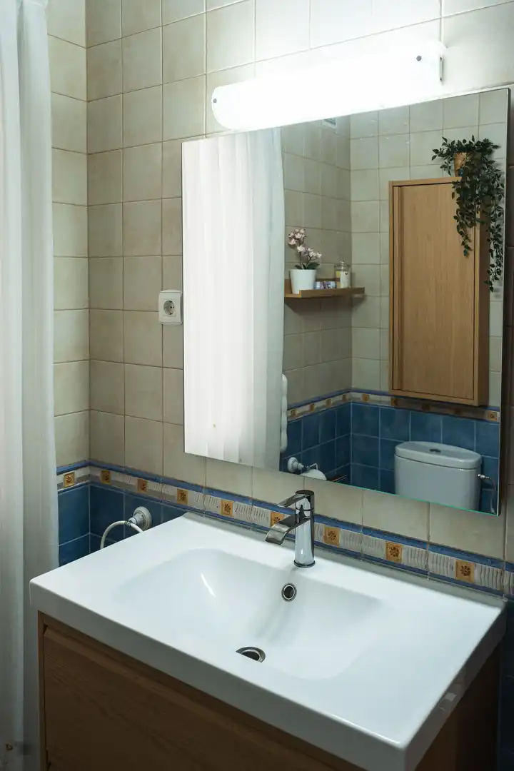 Bathroom of Flat for sale in Barakaldo 