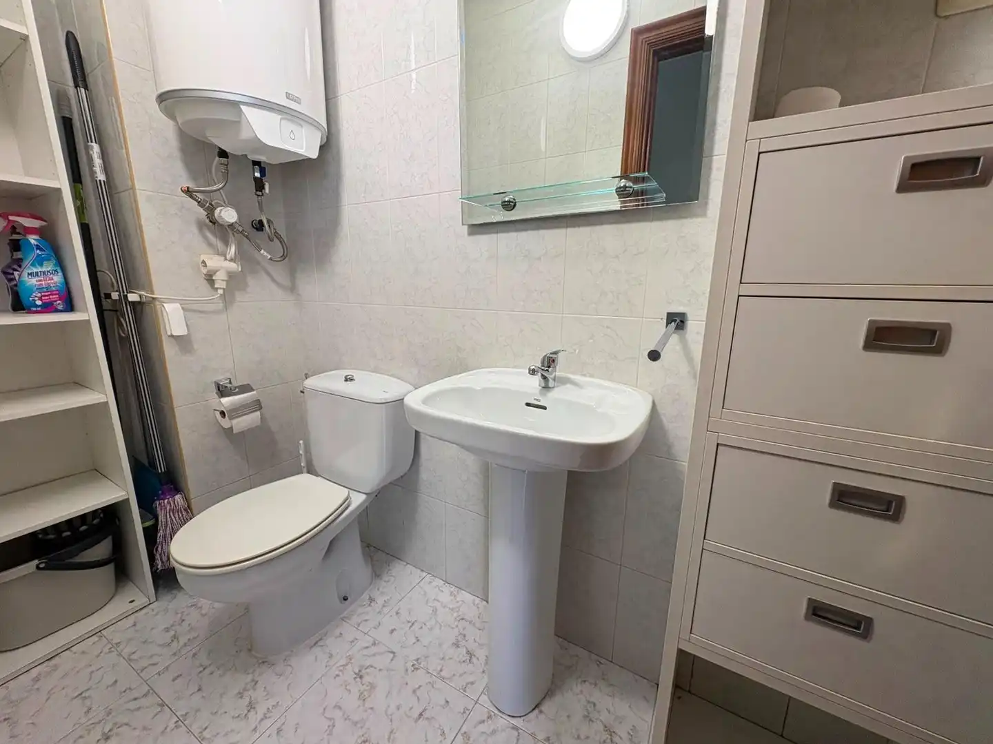 Bathroom of Apartments for sale in Boiro  with Storage room and Furnished