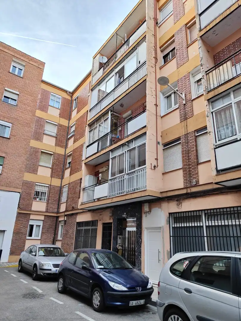 Vista exterior de Piso en venta en Valladolid con Calefacción y Terraza
