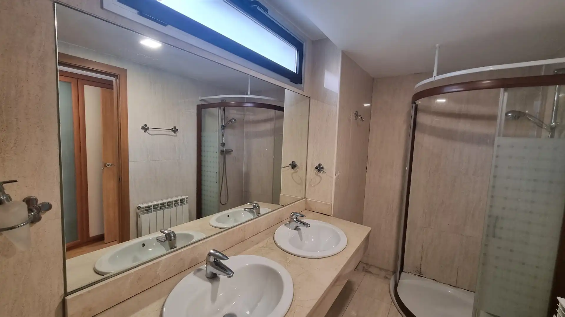 Bathroom of Flat for sale in Zaragoza  with Terrace