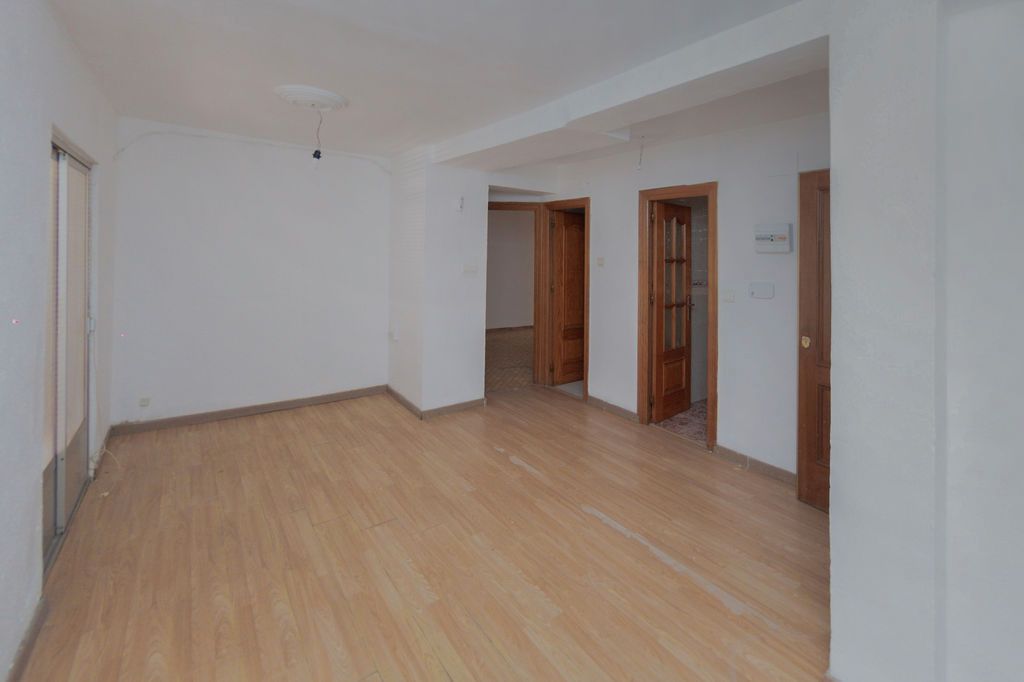 Flat for sale in  Granada Capital