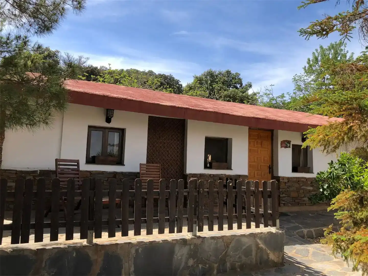 Vista exterior de Finca rústica en venda en Nevada amb Aire condicionat, Piscina i Balcó