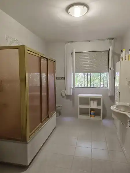 Baño de Finca rústica en venta en Lucena con Aire acondicionado, Terraza y Piscina