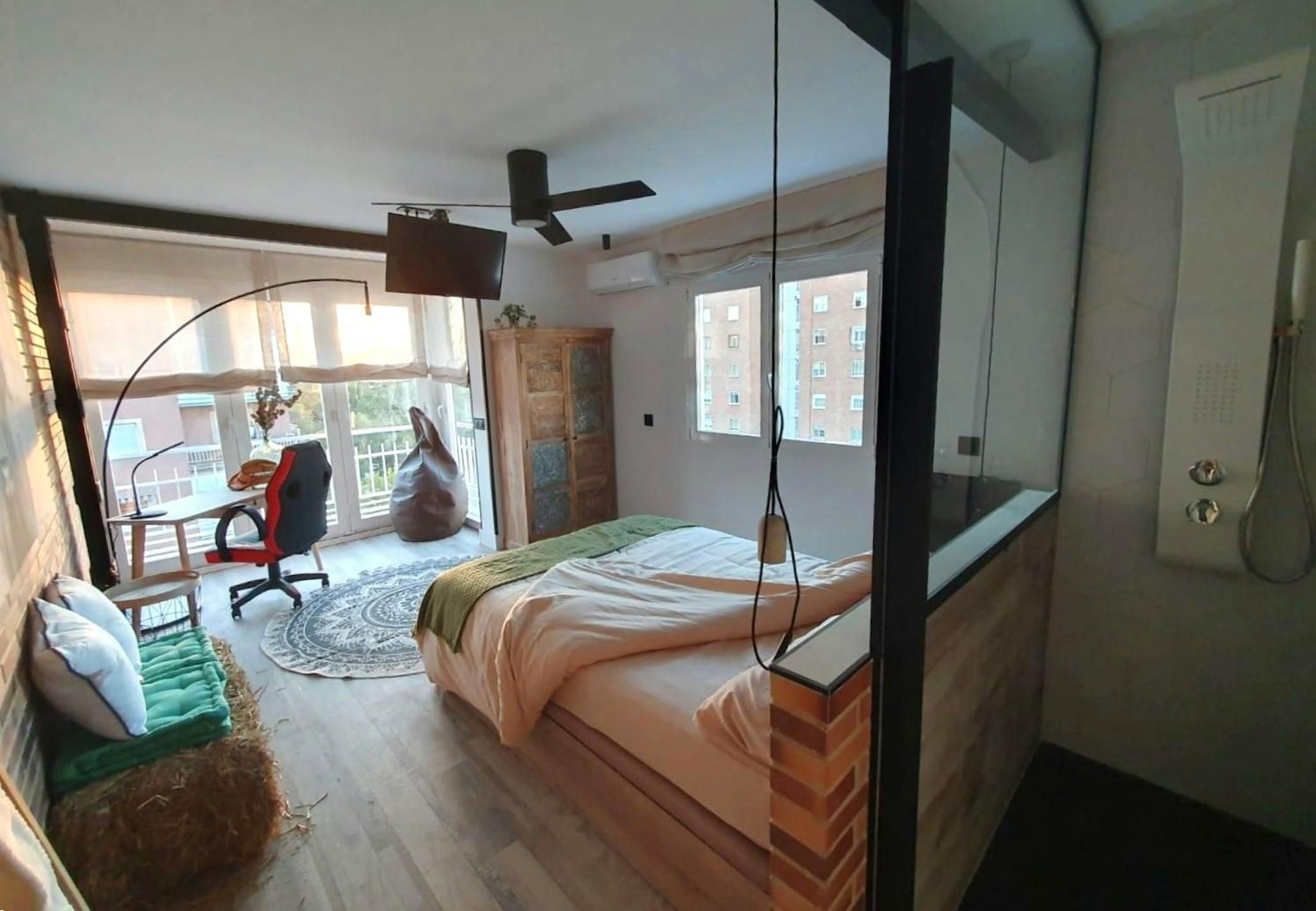 Dormitori de Pis de lloguer en  Madrid Capital amb Aire condicionat, Calefacció i Rentadora