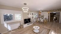 Sala d'estar de Casa o xalet en venda en Vallirana amb Calefacció, Jardí privat i Terrassa