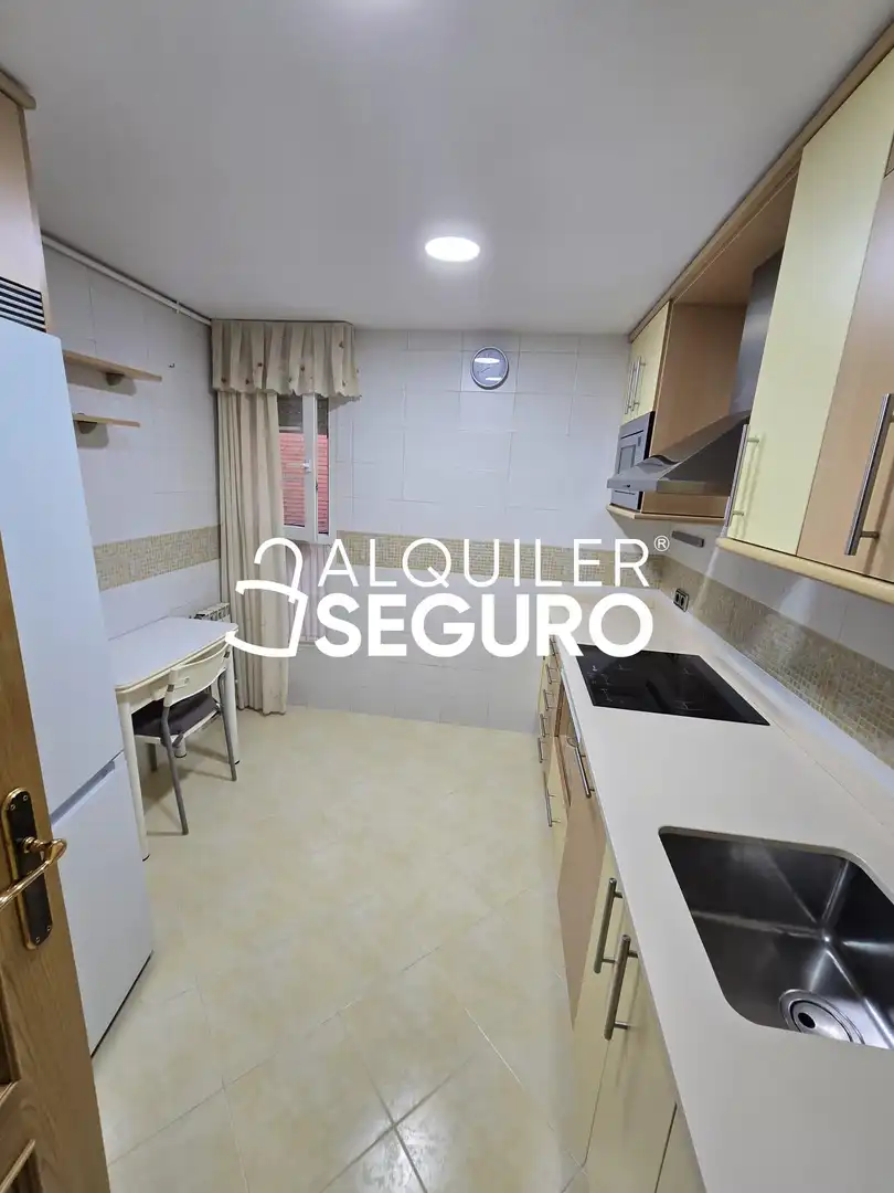 Kitchen of Flat for rent in Alcalá de Henares  with Air Conditioner, Heating and Terrace