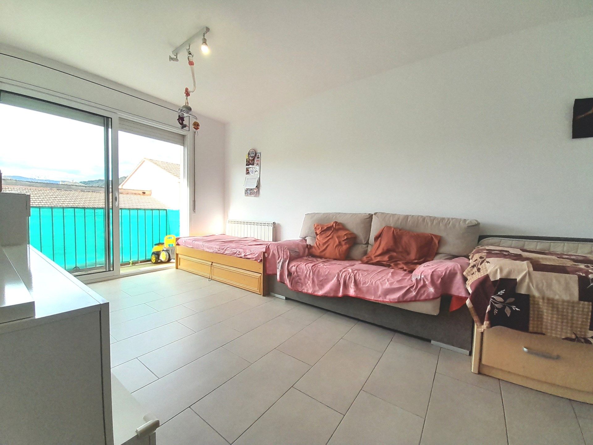 Sala d'estar de Pis en venda en Olot amb Calefacció i Balcó