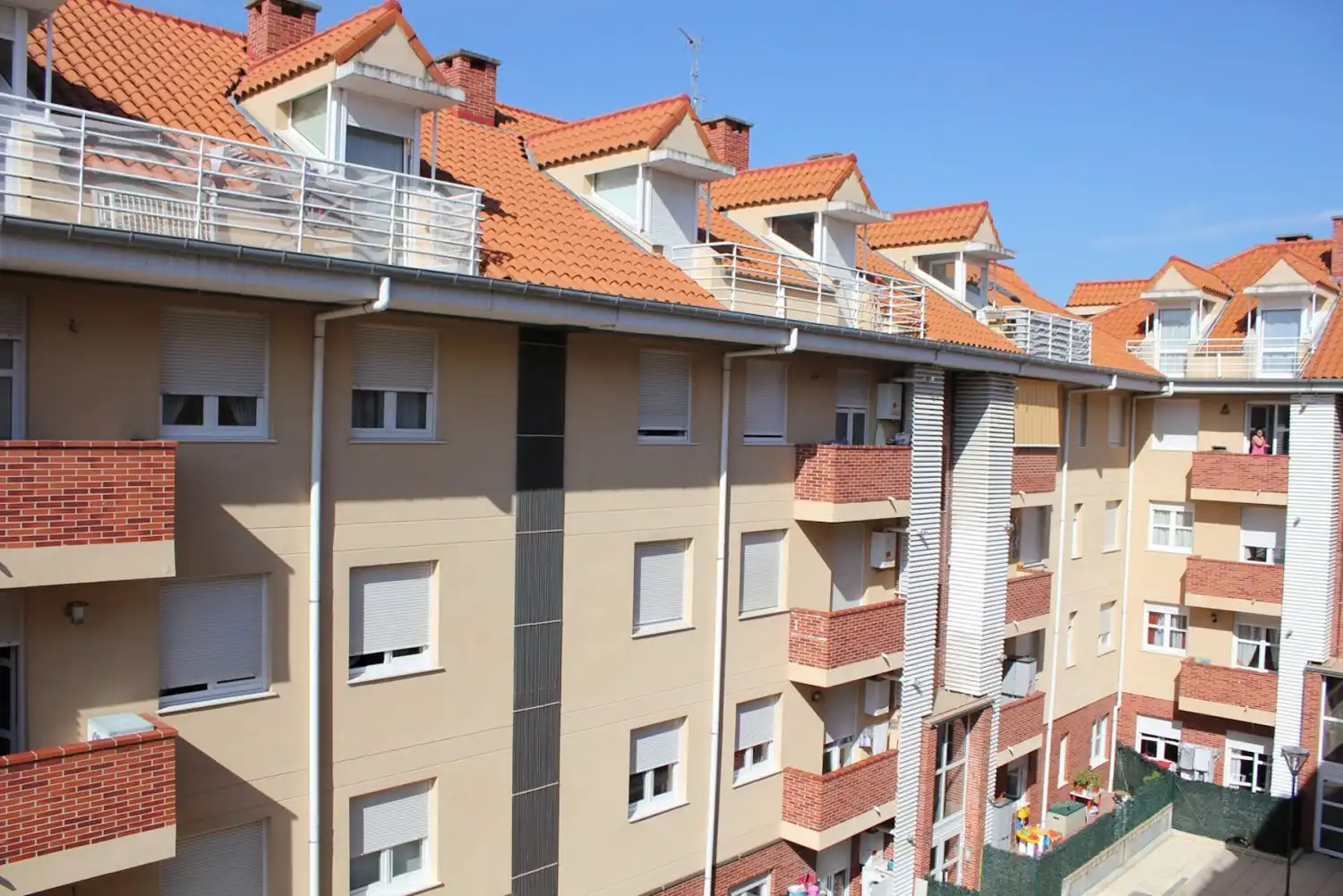 Vista exterior de Piso en venta en Santa Cruz de Bezana con Calefacción, Terraza y Trastero