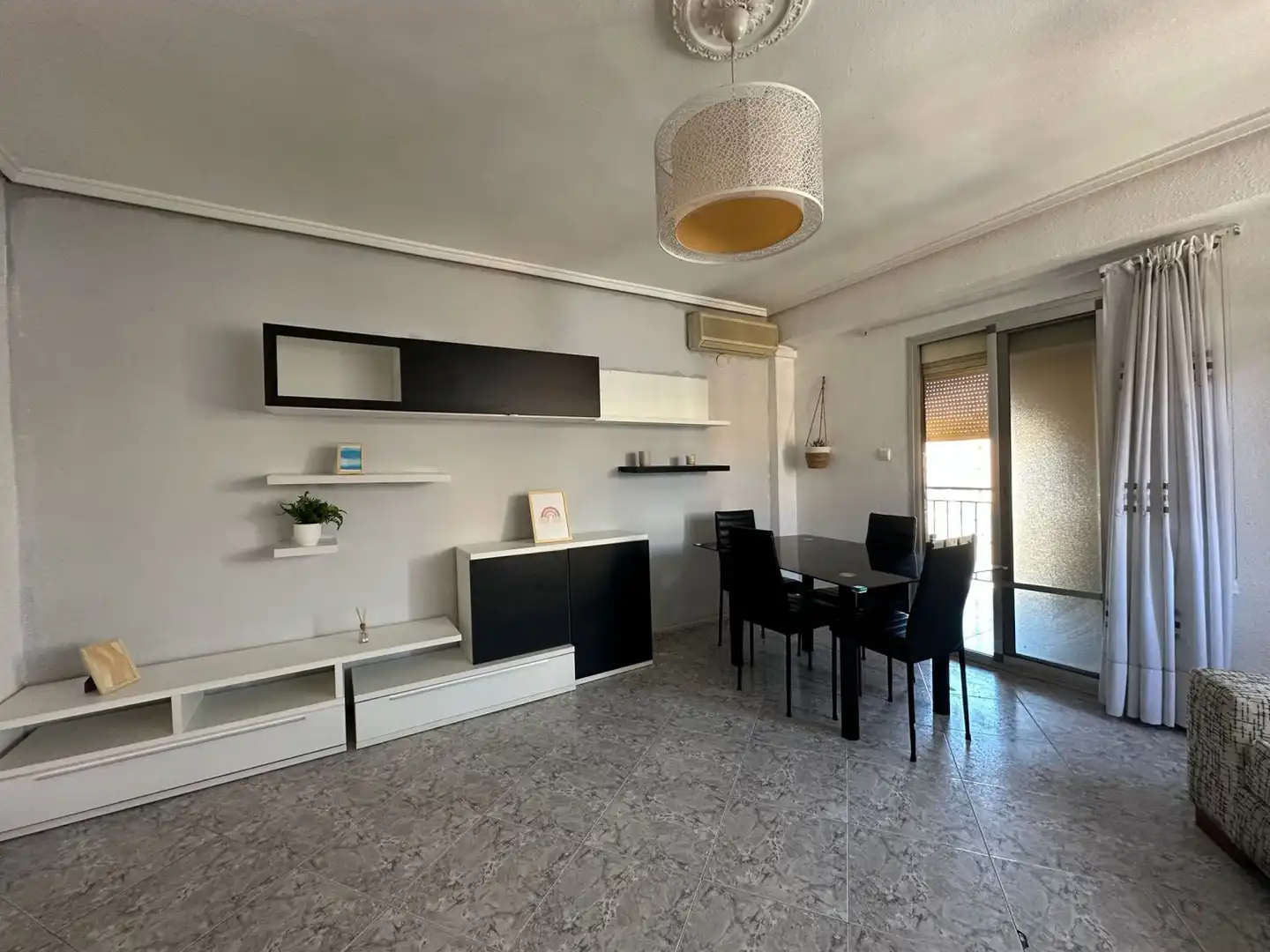 Living room of Flat for sale in Torrent  with Air Conditioner and Balcony