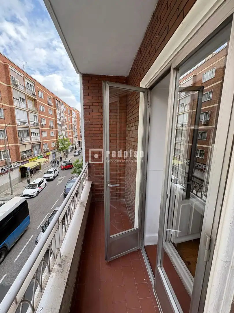 Habitación de Piso en venta en Madrid con Calefacción, Parquet y Terraza
