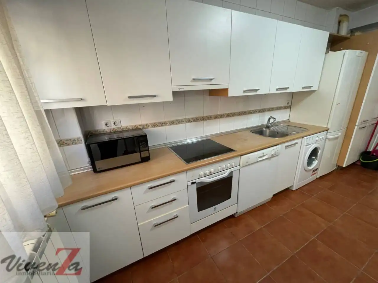 Cocina de Casa adosada de alquiler en Zamora Capital  con Calefacción, Jardín privado y Terraza