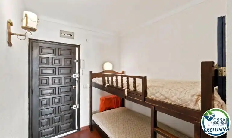 Dormitori de Apartament en venda en Empuriabrava