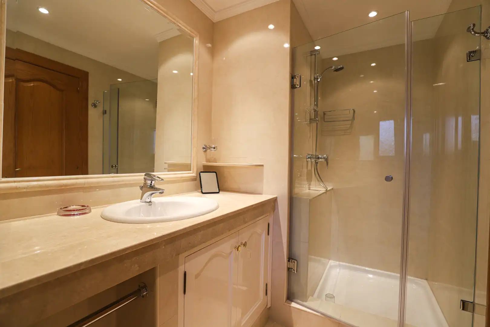 Baño de Casa o chalet de alquiler en Benahavís con Aire acondicionado, Calefacción y Terraza