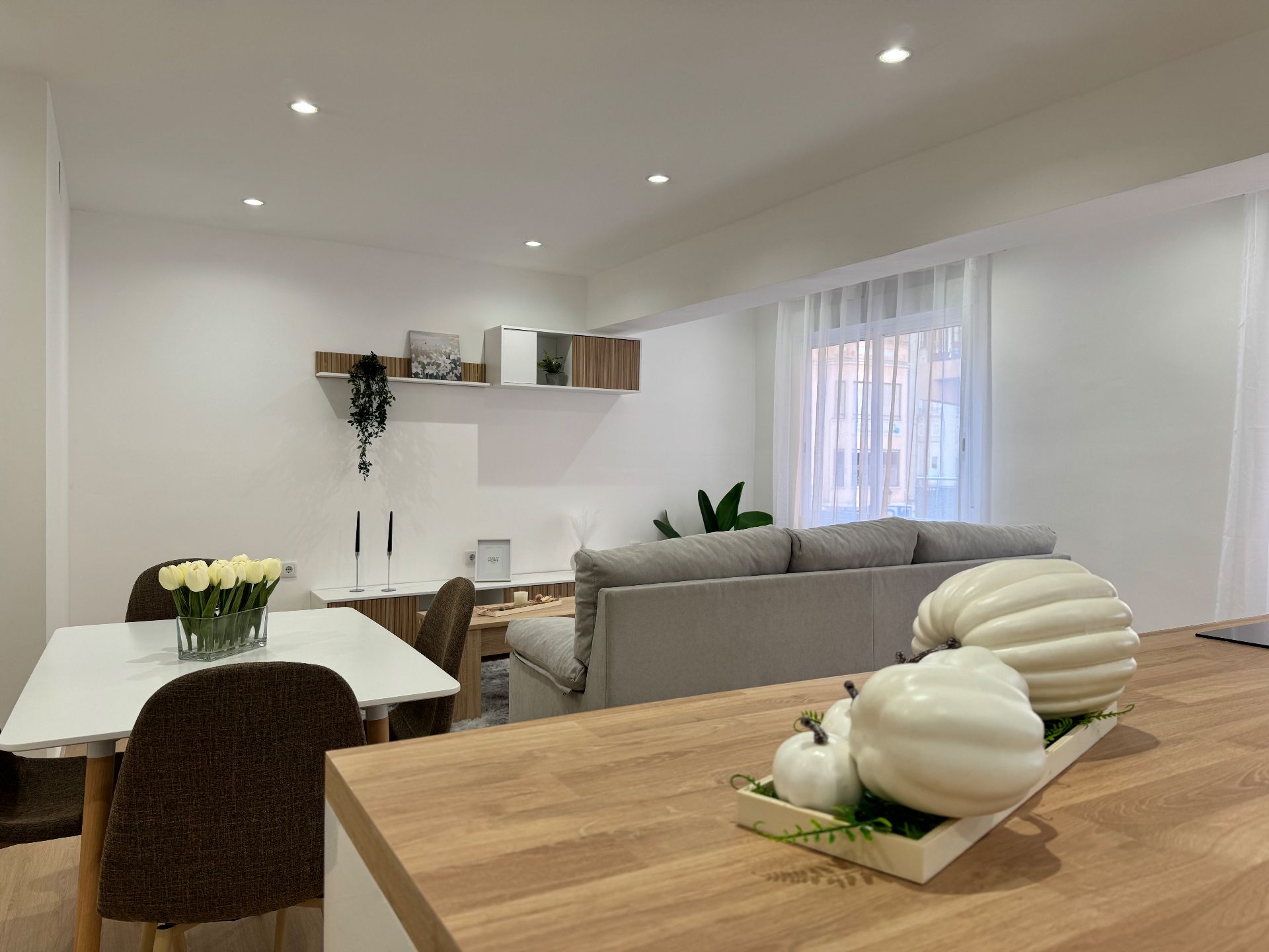 Sala de estar de Piso en venta en Castellón de la Plana / Castelló de la Plana con Calefacción, Amueblado y Horno
