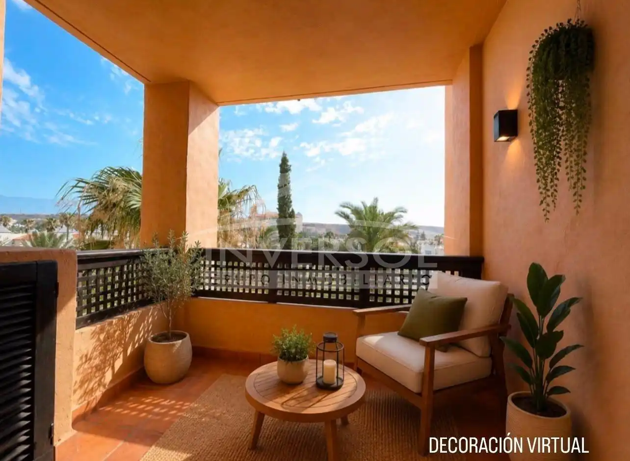Vista exterior de Piso en venta en El Ejido con Terraza, Horno y Balcón