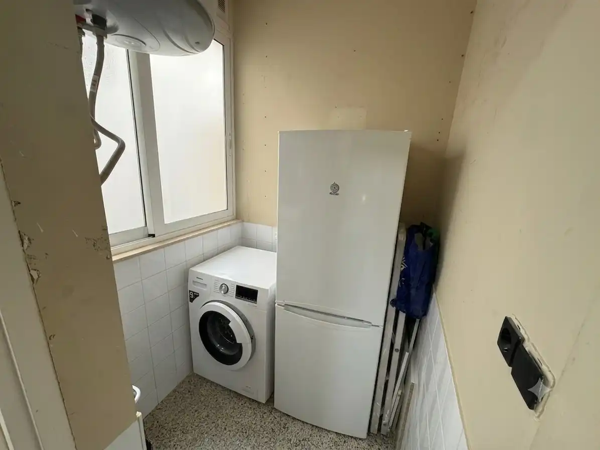 Cuina de Pis en venda en Cornellà de Llobregat amb Aire condicionat