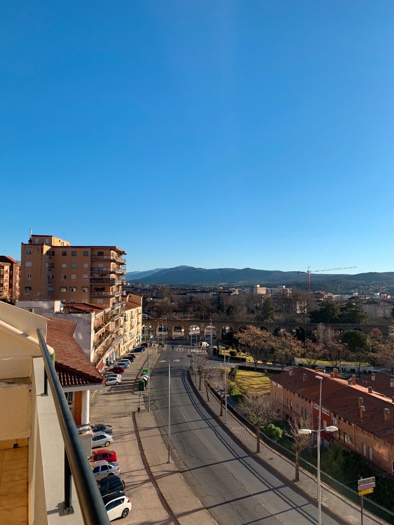 Vista exterior de Casa o xalet de lloguer en Plasencia amb Aire condicionat, Calefacció i Terrassa