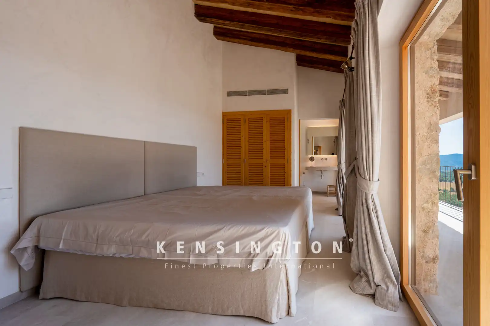 Schlafzimmer von Country house zum Verkauf in Son Servera mit Klimaanlage, Heizung und Terrasse