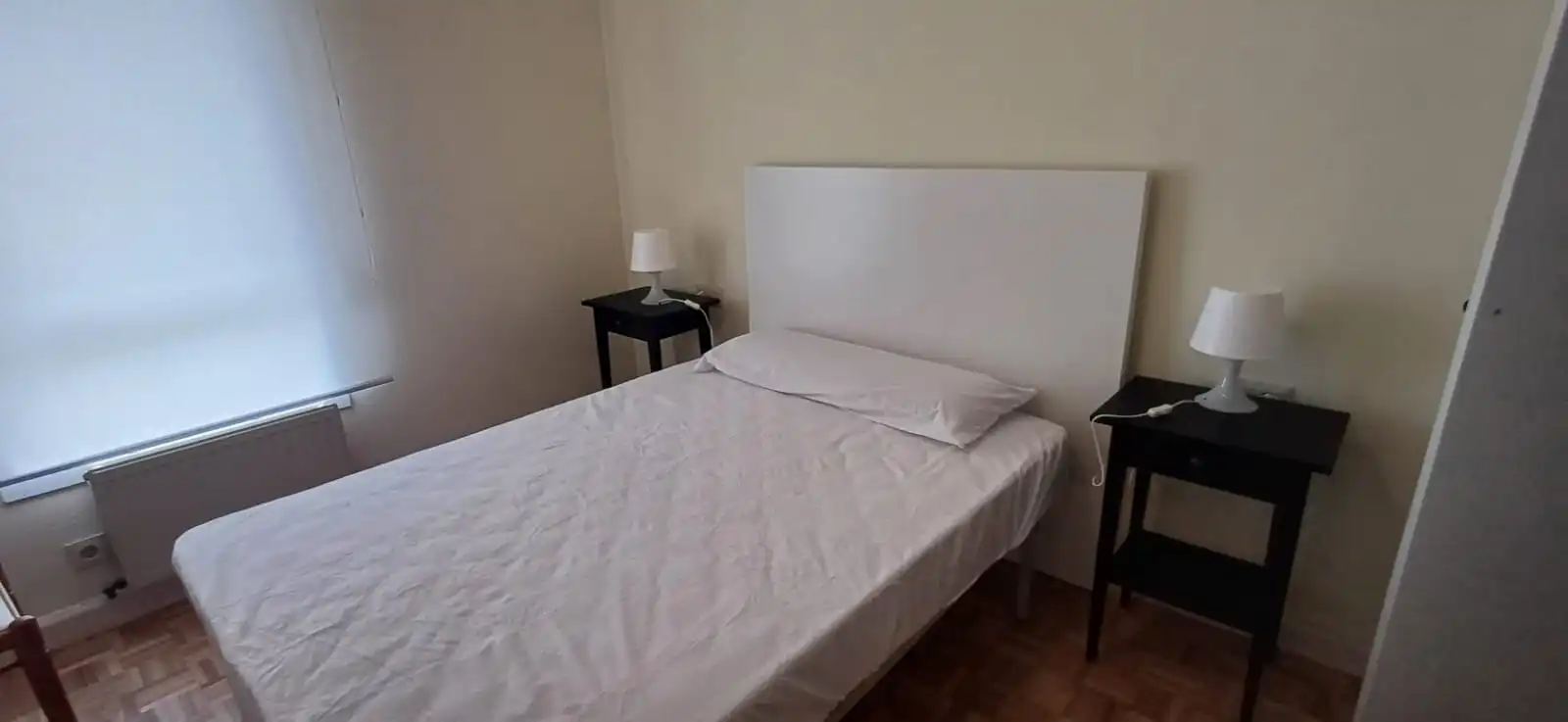 Bedroom of Flat for rent in Santiago de Compostela   with Heating, Storage room and Furnished