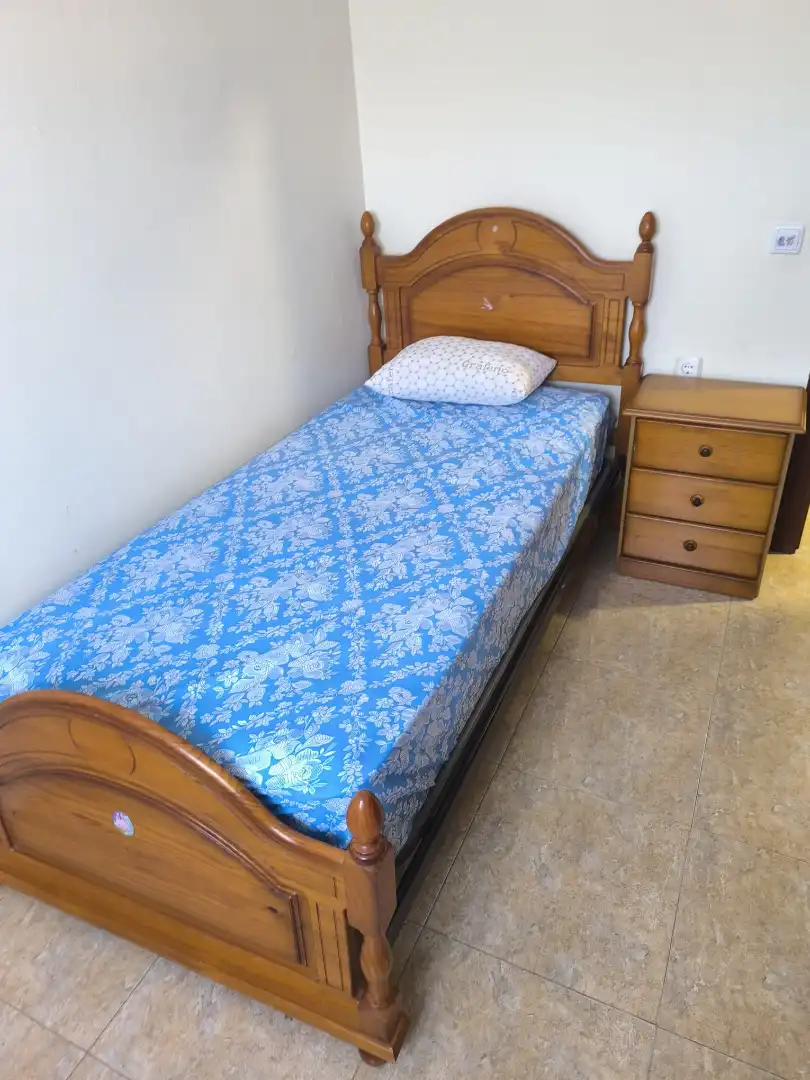 Habitación de Piso de alquiler en Melilla con Aire acondicionado, Amueblado y Horno